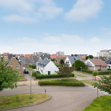 Cozy Seaside Apartment